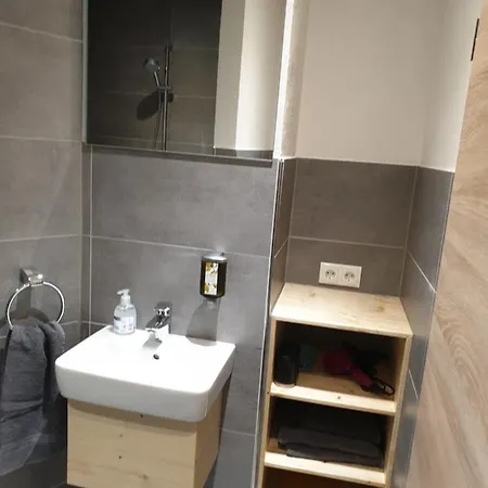 Beim Hooch. Lisbeth *