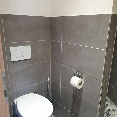 Beim Hooch. Lisbeth Apartment