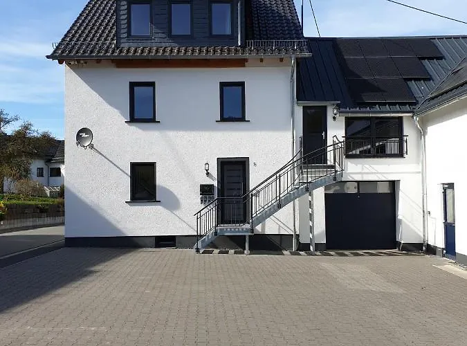 Beim Hooch. Lisbeth * Brucktal